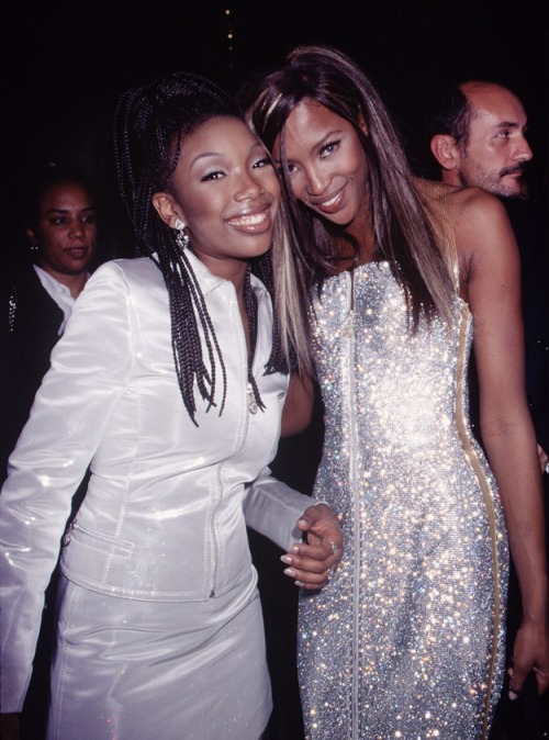 evilrashida:  Brandy and Naomi Campbell both in Atelier Versace Fall/Winter 1995 Haute Couture at The 1995 Met Gala.  Brandy was dressed by Gianni Versace for her first Costume Institute Gala! Icon!
