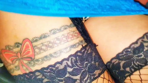 lydialuxypanties:  stephanie-mason-my-hotwife:  Lydia’s Sexy Leg Garter Tattoo   My Leg Garter Tattoo