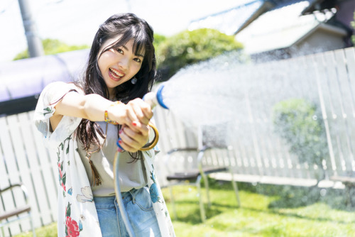 gazouno-chozouha-jubunka:  石原夏織　ishihara kaori2019.07.16【まぶしい】家族旅行、花火大会、自由研究… 石原夏織 の夏休みの思い出