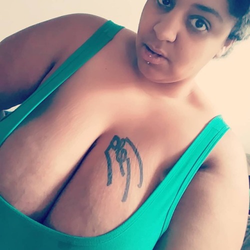 Been a while. Hey babes #bosslady #hugetitties #hugenaturals #titsout. #boobsofinstagram #titsforday