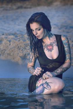 riaesuicide:  Riae Suicide hot picshttp://fatlossfactormax.com/nia-isaza-model-instagram-fitness-athlete-pics/