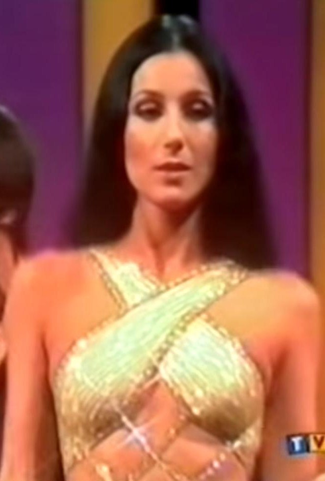 aphroditeinfurs:  the Sonny &amp; Cher show is truly atrocious but her outfits