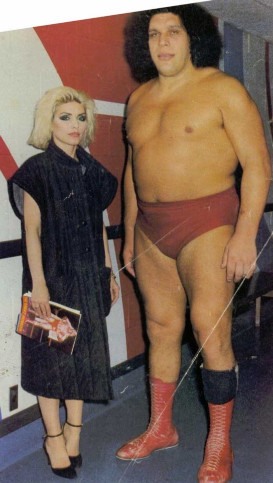 weirdlandtv:Blondie’s Debbie Harry with Andre the Giant in 1980.