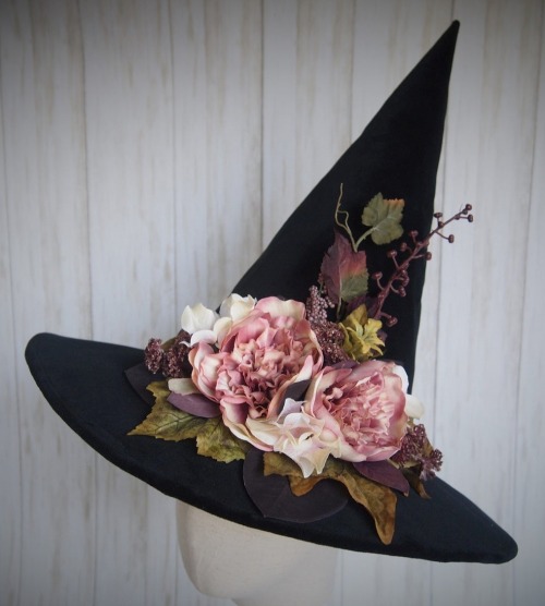 sosuperawesome:  Witch Hats  Evercrumbly