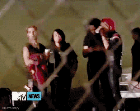 killjoyhistory:My Chemical Romance’s “Sing” Video: Go Behind The Scenes! (MTV, 2010) Do not repost.