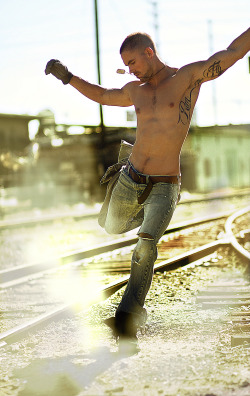 robster2469:  I LOVE ALL MY FOLLOWERS. I INVITE ALL TO FOLLOW ME AT: WWW.ROBSTER2469.TUMBLR.COM