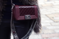 what-do-i-wear:  If I could pick one bag right now, it would be this Chanel Boy bag. (image: thefashionguitar)