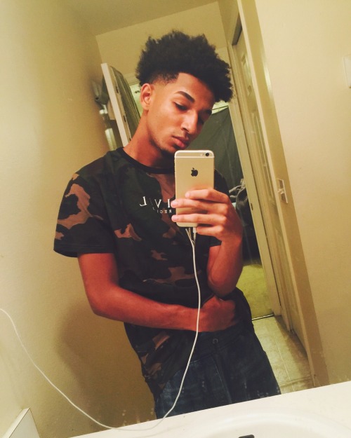 lordxflvckony: Let’s black it out ◼️ Snapchat: ovoxo212