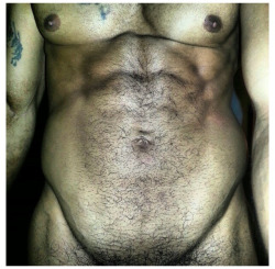 roheartlessro:  lightskinnedboys:  Hold him squeeze me   So fucking sexy!