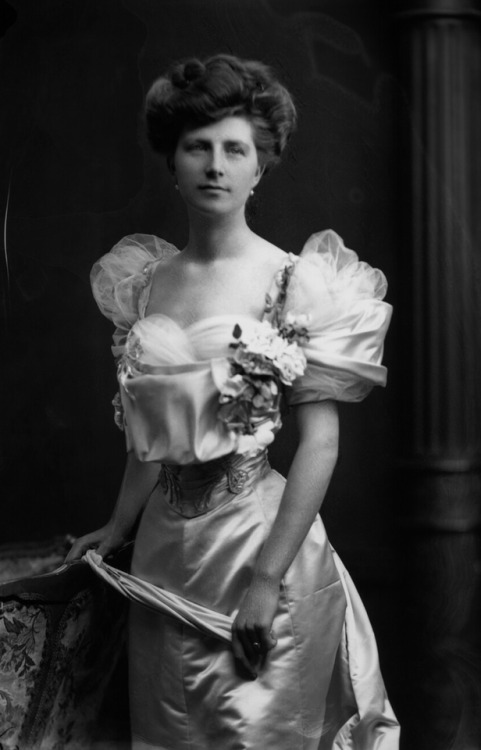 antique-royals: Lady Ivy Chamberlain