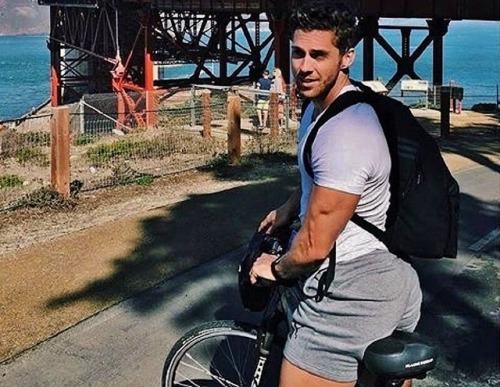 kensprof:  Bikes ‘n butts