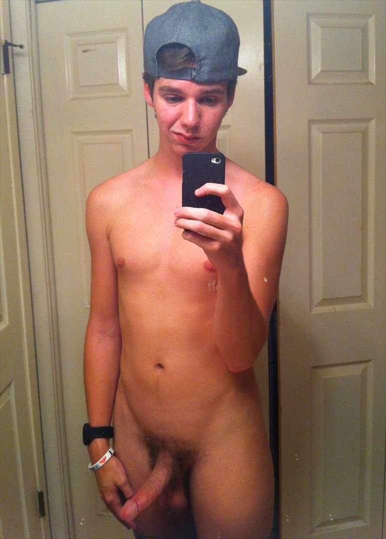 parogue:  Something tells me this young stud is looking for some sexy fun times.