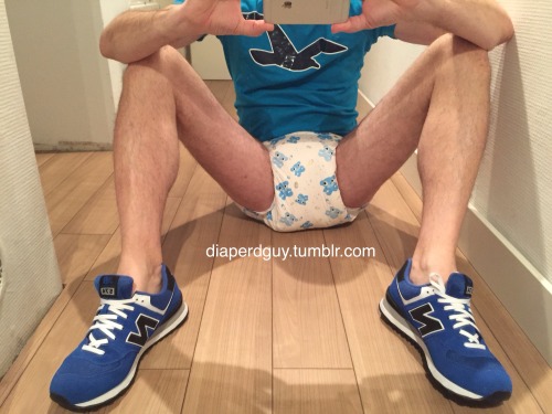 bigbabybuddy:  I love this combination of diaper tenis