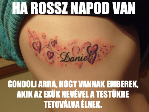 meme916:  rosszabb esetben az exük arcával. 