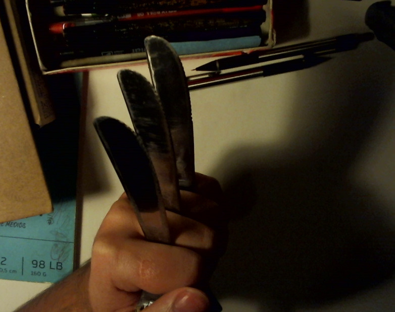 lolMy claw thing i made when i was like 12. Sharpened butterknives, watch out!I’m