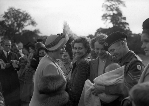  Queen Elizabeth (the Queen Mother), Chester, 1949