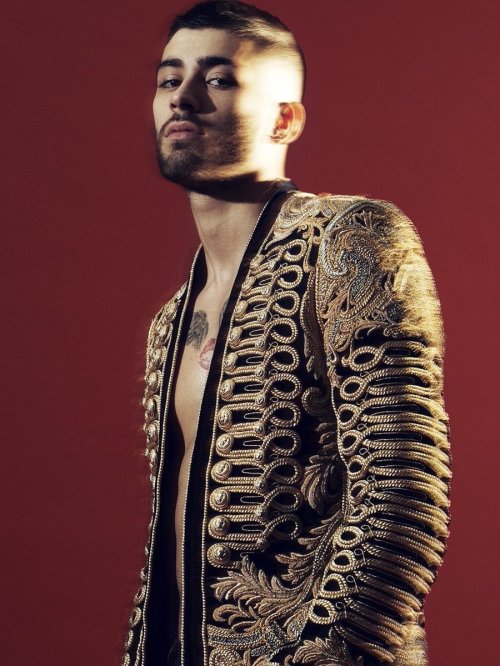 kingzayndaily:@Balmain: IN ZAYN, @zaynmalik wears a #BALMAINHOMME SS16 jacket for the @papermag