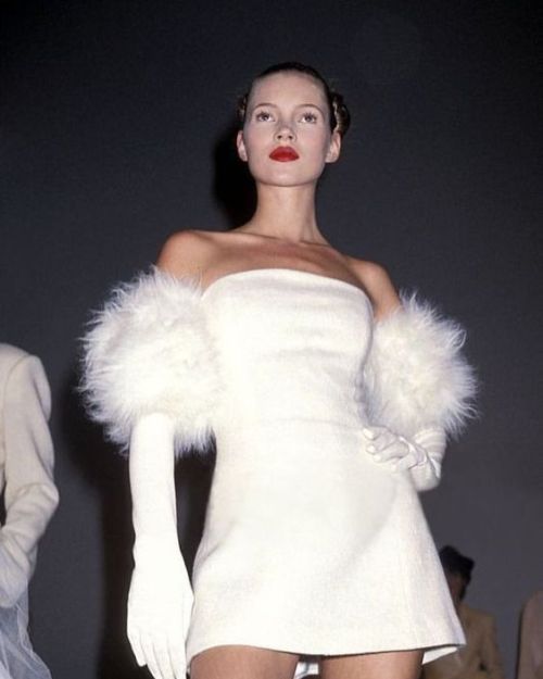 Kate Moss @ Isaac Mizrahi Spr/Sum 1994