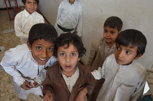 medicossinfronteras:  Yemen: apoyo a los desplazados en Sanaa y Amran Los últimos enfrentamientos en Amran, en el norte de Yemen, han provocado la huida de miles de personas. Cincuenta y dos familias se han refugiado en el colegio Al-Najah de la capital