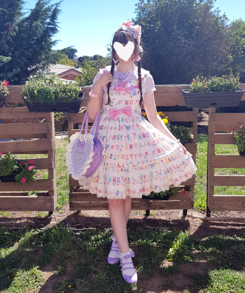 frillyfish: Some friends and I went to a strawberry farm today to go strawberry picking! It was hea