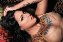 womenwithtatoos:  More girls with tattoos http://bit.ly/1bGKZuv