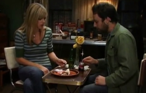 i’m rewatching iasip once again and everytime i see that little vase of flowers on the table it warm