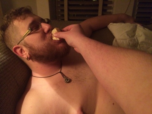 manvx88:  growbretgrow:  Overindulgence  Mmm still waiting for that day that I can lay back and be stuffed