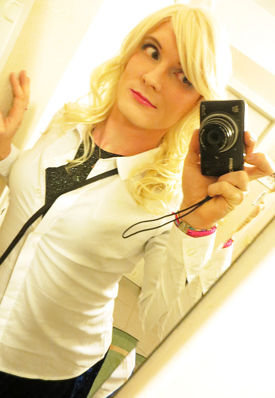 rebchen01:  a lil’ bit younger dressed ^.^” 