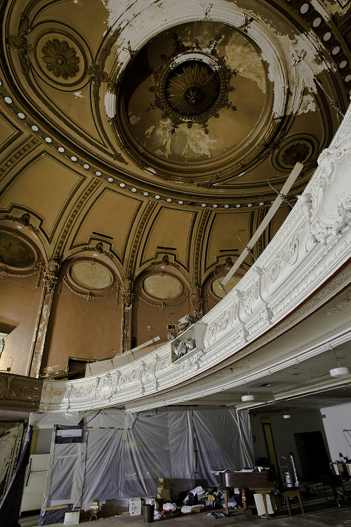 patgavin:  Avenue Theater  GRINDHOUSE 
