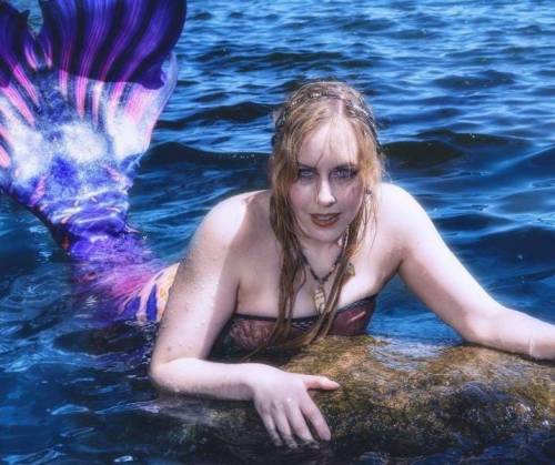 What a love day to drown~ I promise I do other things than be a mermaid. But right now I’m kin