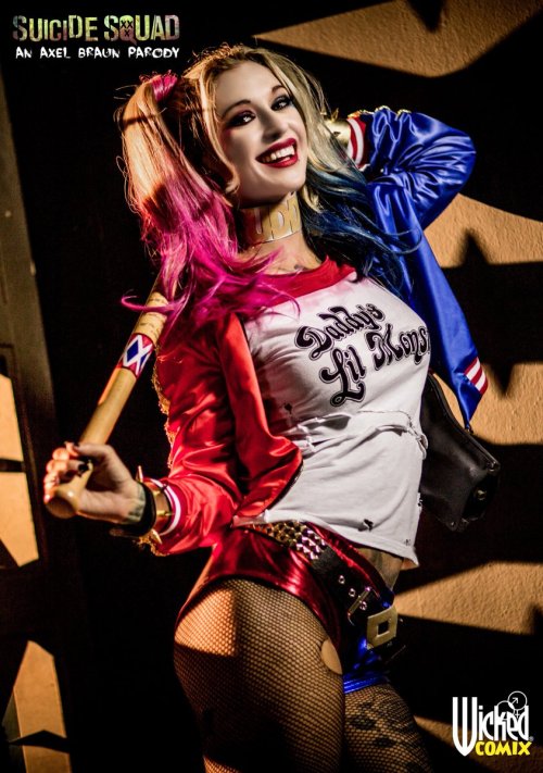 KLEIO VALENTIEN - Harley Quinn
