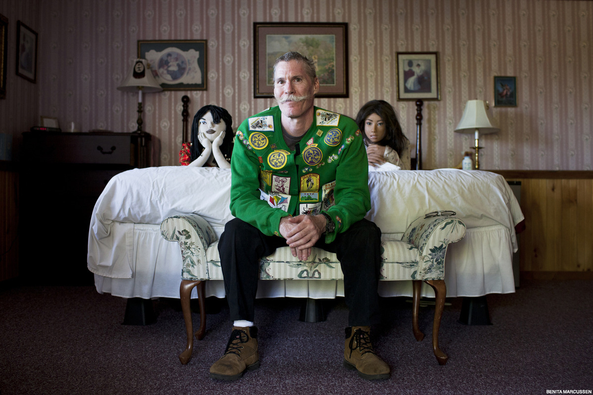 huffingtonpost:  Men And Their Sex Dolls Exposed In New Photo Series (NSFW) This