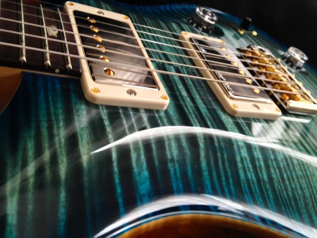 guitarlust:  PRS Custom 24 in Blue Crab Burst.