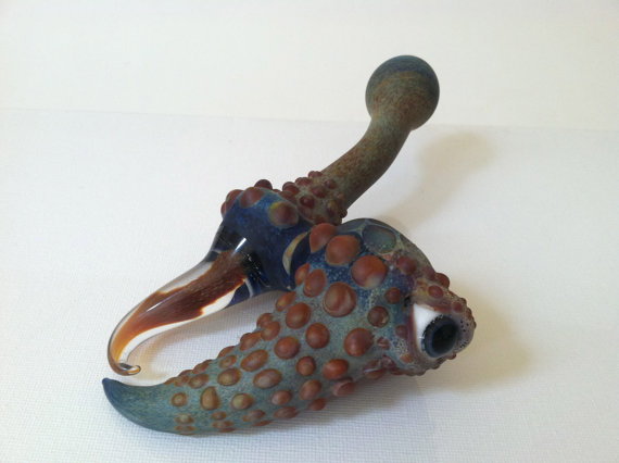 glassaddicts:  Monster Eyeball Pipe by LOGlass