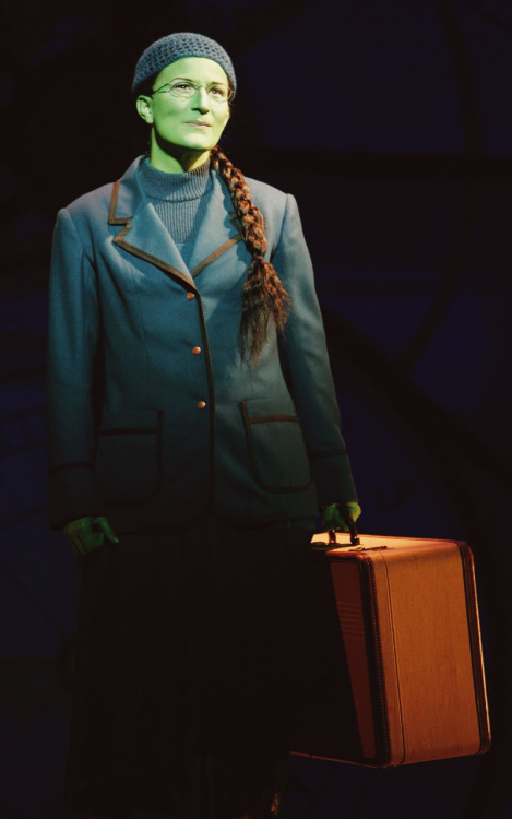 elphabaoftheopera:Elphaba + Suitcases