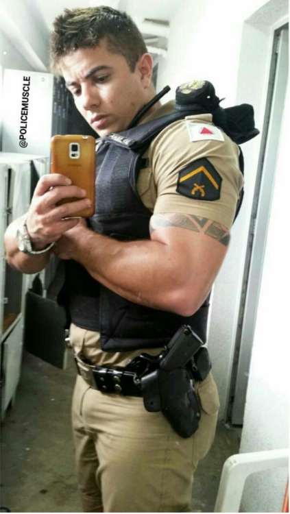 j-gray1: cossinyju: MMMMM woof
