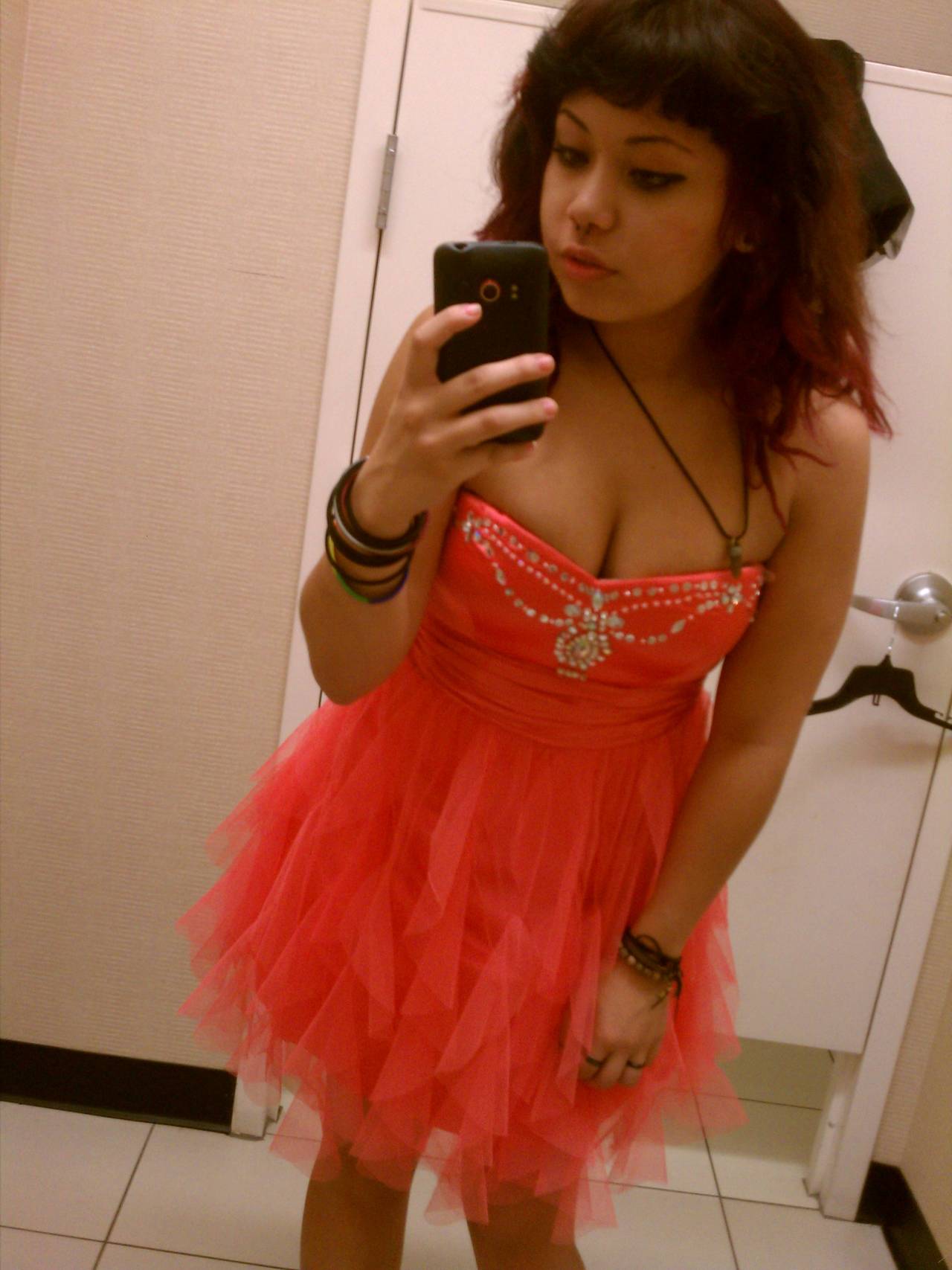 watashi-wa-kitty-chan:  thiss dress I tried on ..(this is how I realized Iâ€™ve