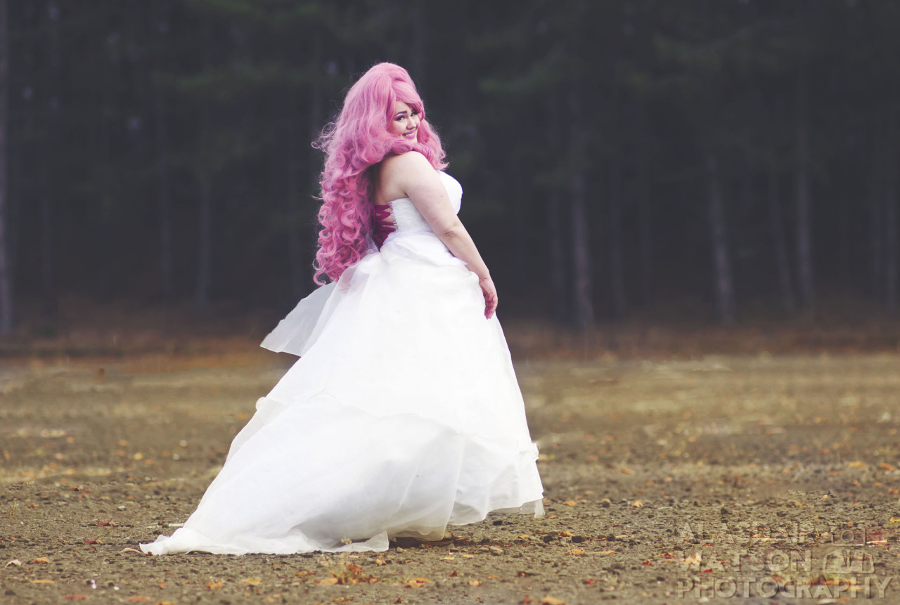 shota-moon:  Isn’t it remarkable, Steven?Ah! My Rose Quartz cosplay phots came