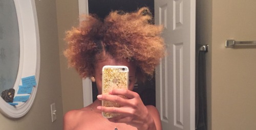 akilahduniani:  Contrary to popular belief , my hair is not a trend