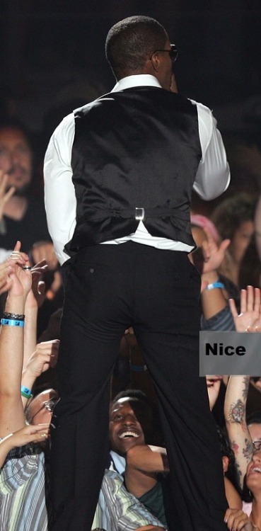 lamarworld1: Jamie Foxx bulge & booty
