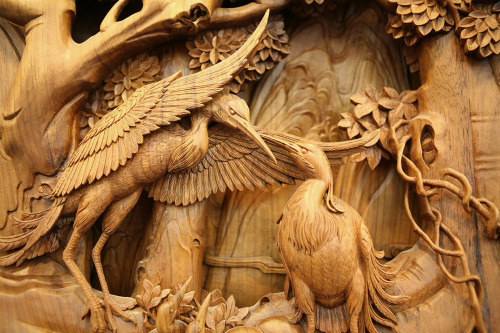 archiemcphee: Behold the awesomeness of the ancient Chinese art of Dongyang Woodcarving. Dating all 