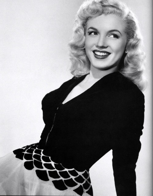 blackcupcakekitty:  MM in 1948.  A publicity shot for Ladies Of The Chorus, I think…..
