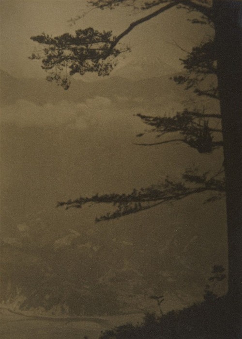 yama-bato:                                                      Arnold Genthe, Untitled (Japanese la