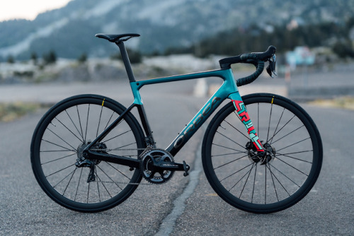 aces5050:(via New Orbea Orca OMX is more aerodynamic, disc brake only, & offers “street nature” 