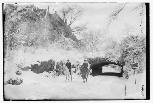 onceuponatown:New York: Central Park covered in snow. Ca. 1910-15.