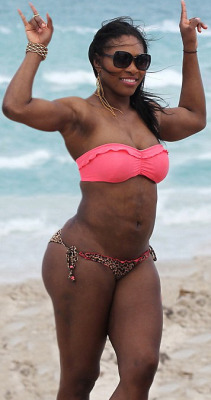 wwwbeautifullensecom:  sbgsdaddy:  Serena Williams. Stacked.  game. set. match. love40 