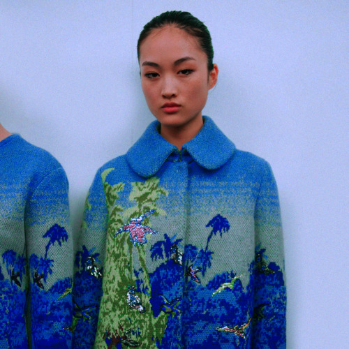 Porn versacegods:Jing Wen @ No. 21 Fall 2015 Backstage photos