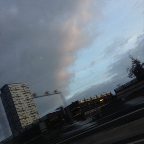 coolqhost:  4:35 // London 
