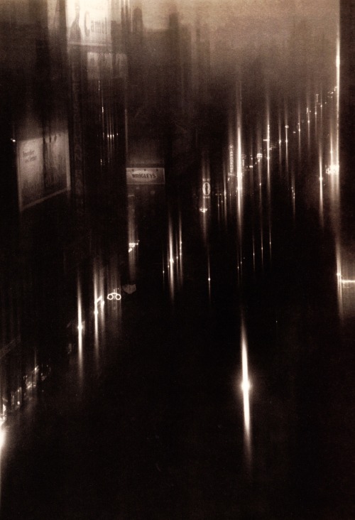 magictransistor:  Edward Steichen, Drizzle On Fortieth Street, New York City, 1925. 