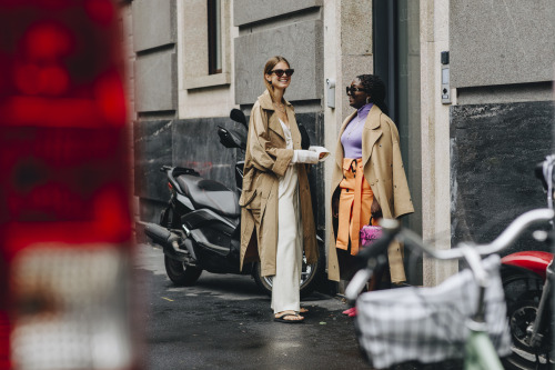 Jacquie Zelwis and Lois Opoku by Claire Guillon - CGstreetstyle